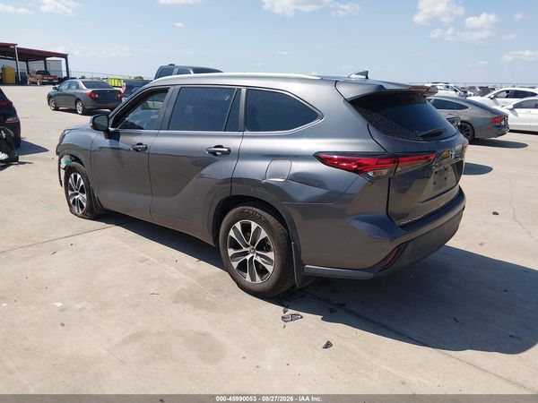 2023 TOYOTA HIGHLANDER XLE — I3