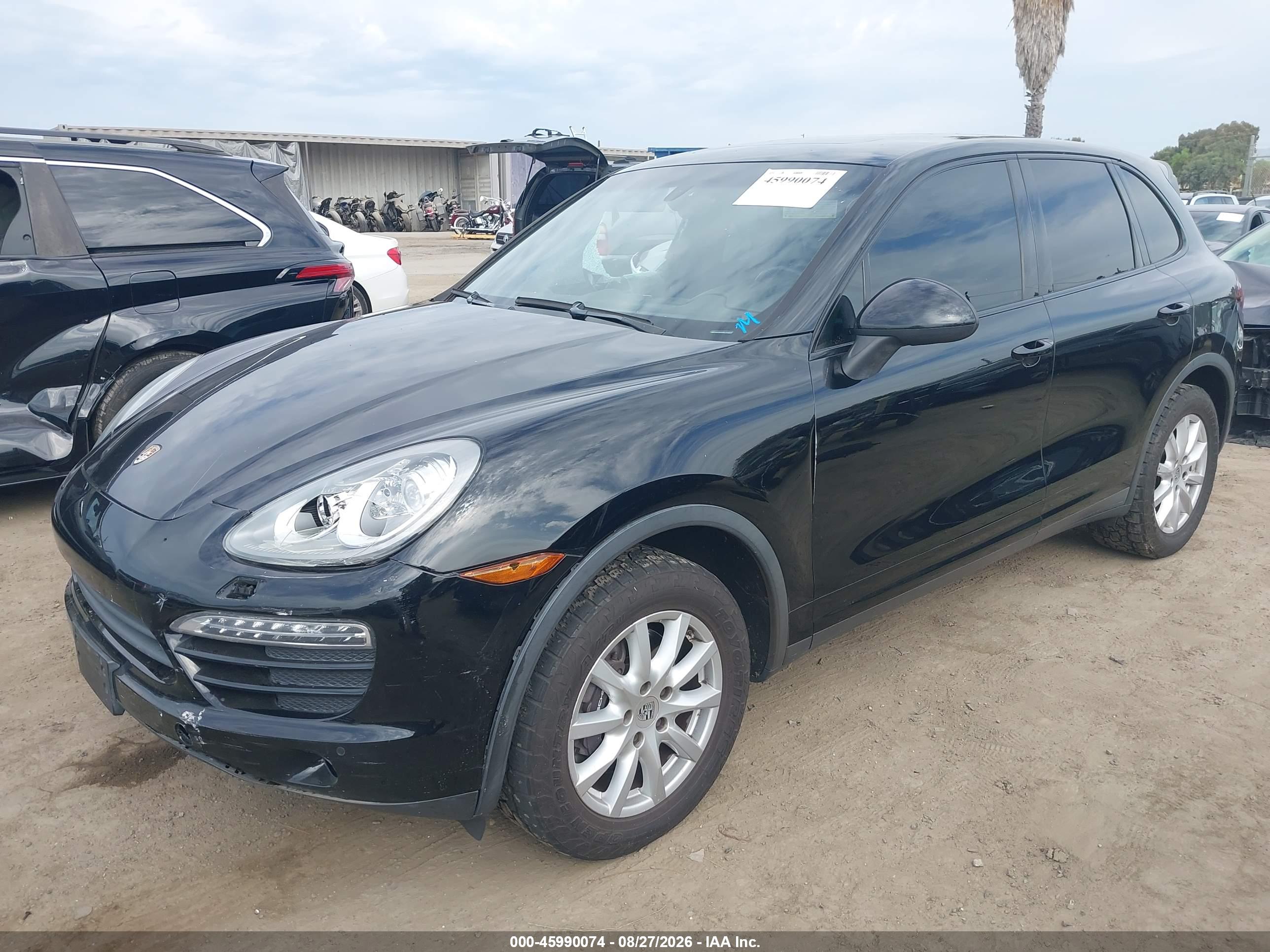 2013 PORSCHE CAYENNE — I2