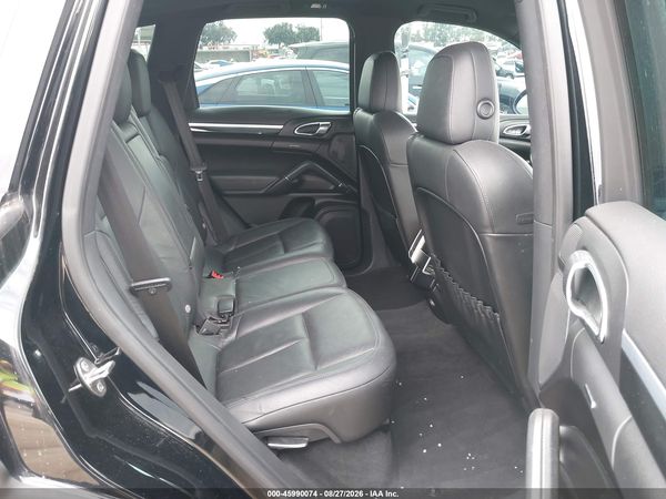 2013 PORSCHE CAYENNE — I8
