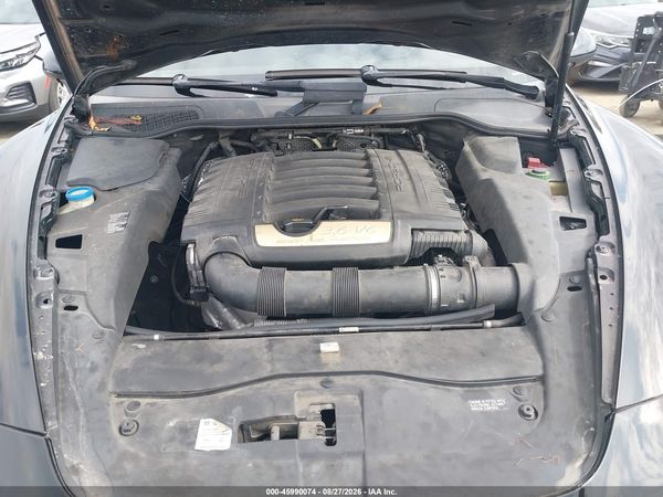 2013 PORSCHE CAYENNE — I10