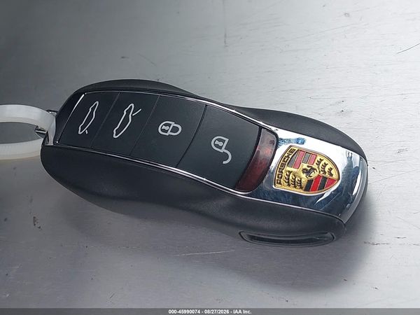 2013 PORSCHE CAYENNE — I11