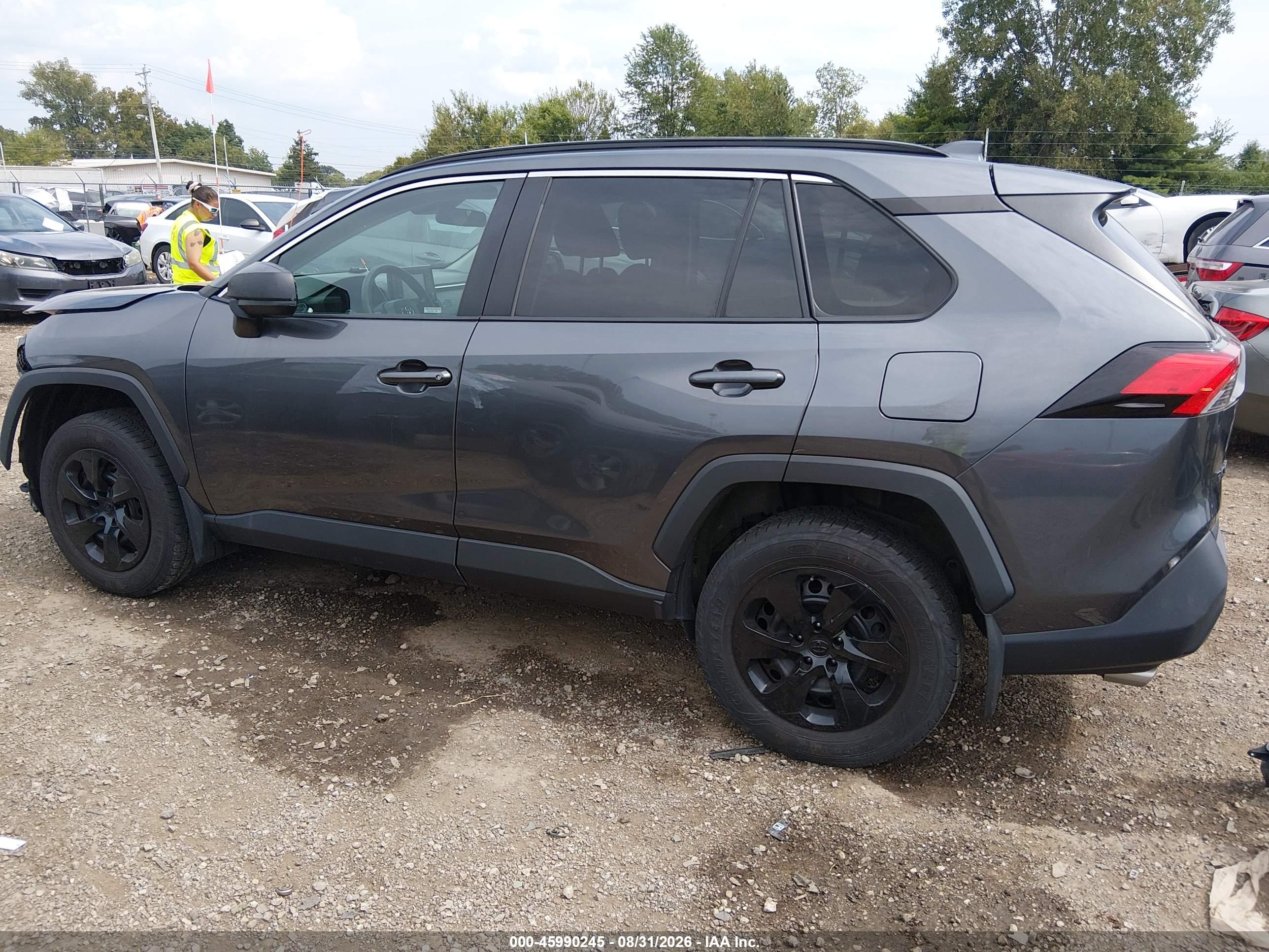 2020 TOYOTA RAV4 LE