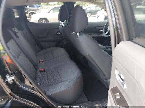 2026 NISSAN KICKS SV — I8