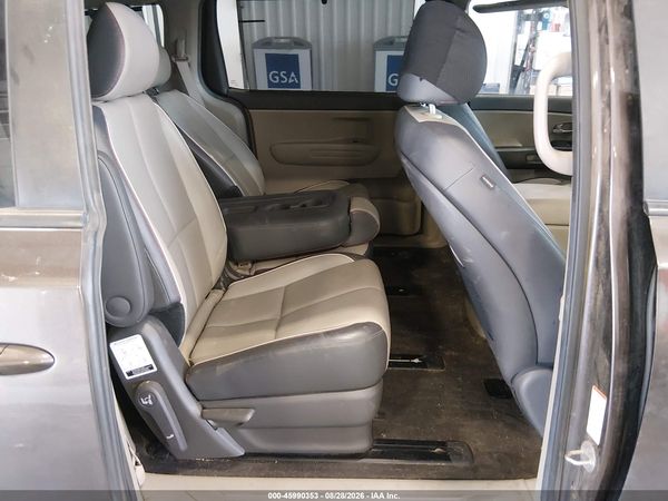 2017 KIA SEDONA LX — I8