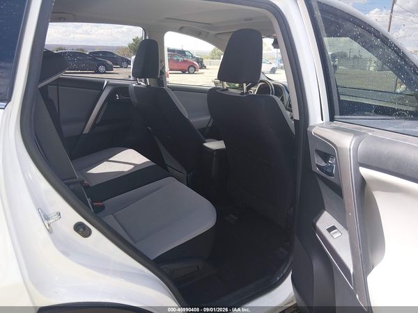 2016 TOYOTA RAV4 XLE — I8