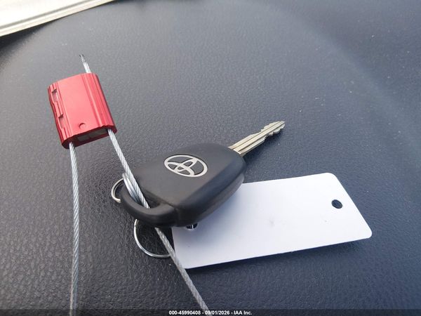 2016 TOYOTA RAV4 XLE — I11