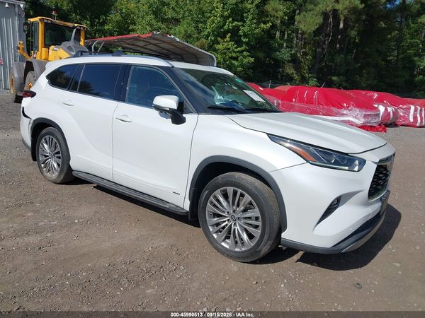 2023 TOYOTA HIGHLANDER HYBRID PLATINUM — I1