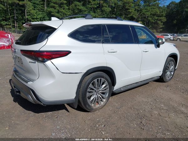 2023 TOYOTA HIGHLANDER HYBRID PLATINUM — I4