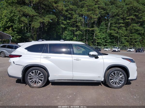 2023 TOYOTA HIGHLANDER HYBRID PLATINUM — I116