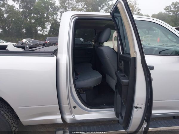 2018 RAM 1500 EXPRESS  4X4 6'4 BOX — I8