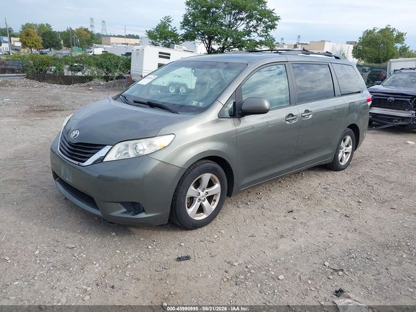 2012 TOYOTA SIENNA LE V6 8 PASSENGER — I2