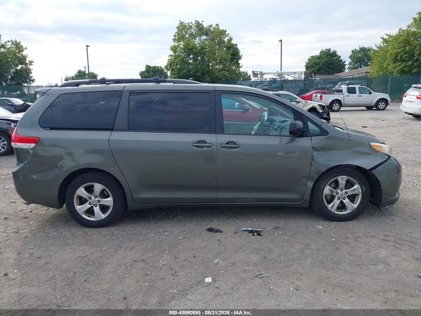 2012 TOYOTA SIENNA LE V6 8 PASSENGER — I116