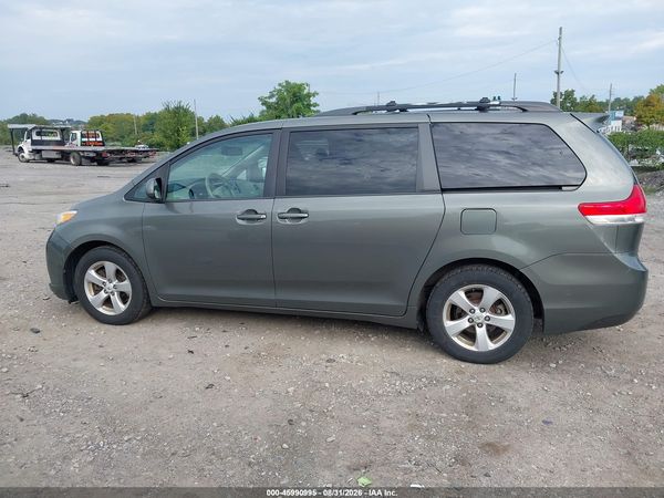 2012 TOYOTA SIENNA LE V6 8 PASSENGER — I117