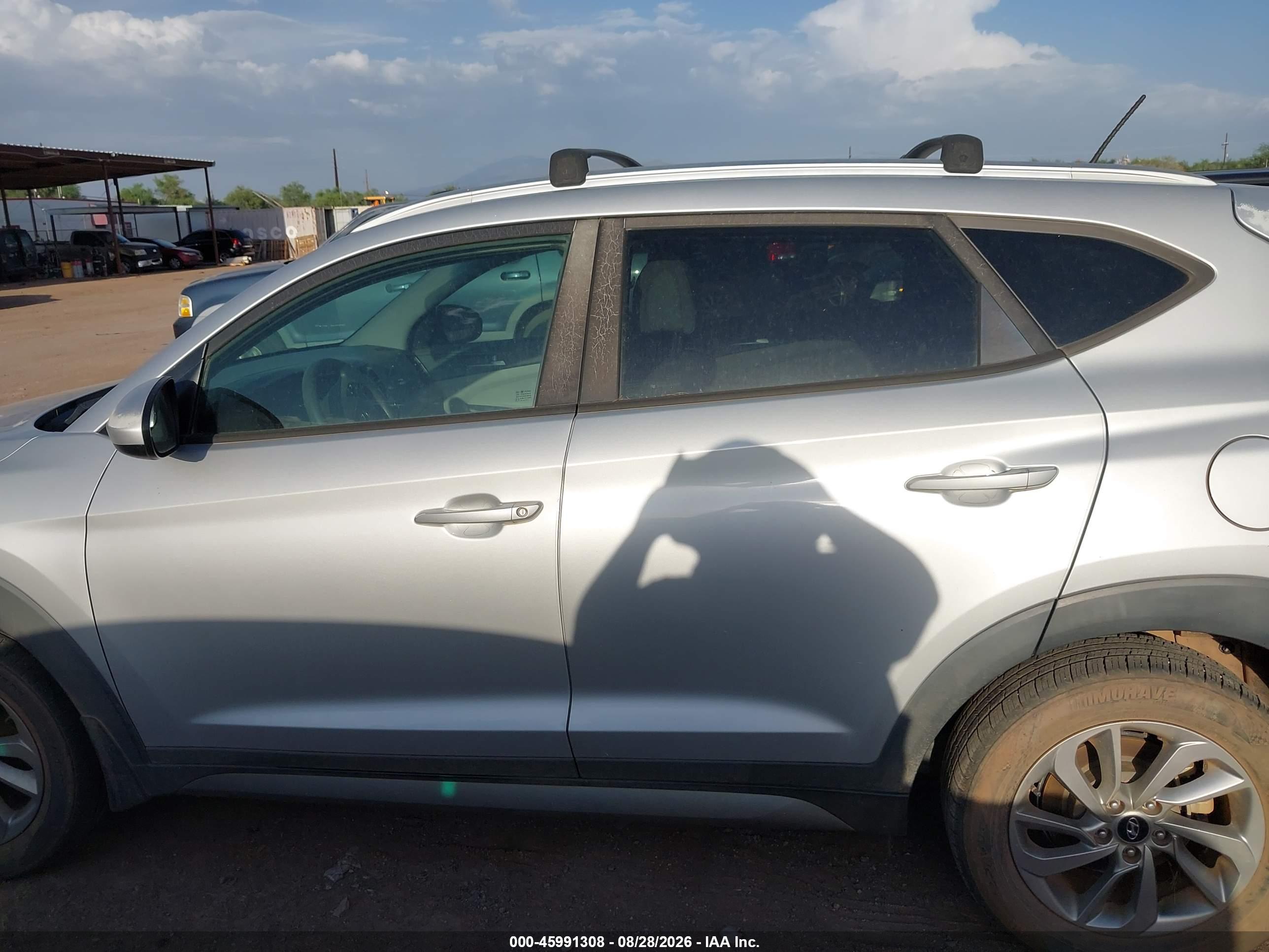 2017 HYUNDAI TUCSON SE