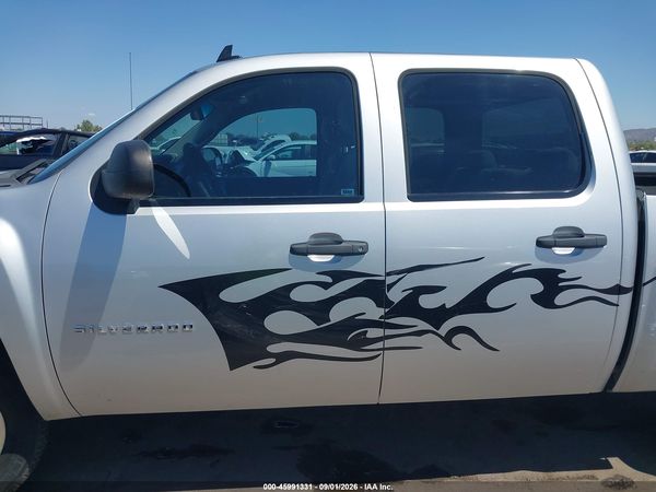 2013 CHEVROLET SILVERADO 1500 LT — I117