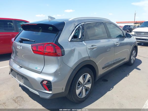 2022 KIA NIRO LX