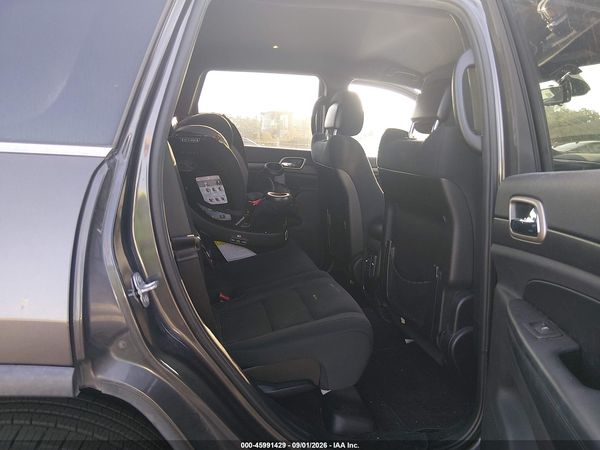 2016 JEEP GRAND CHEROKEE LAREDO — I8
