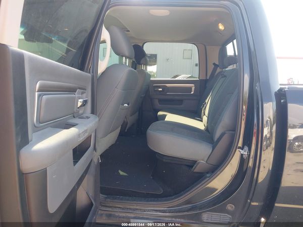 2016 RAM 3500 BIG HORN — I8
