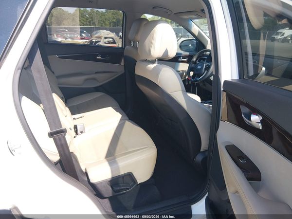 2016 KIA SORENTO 2.4L LX — I8
