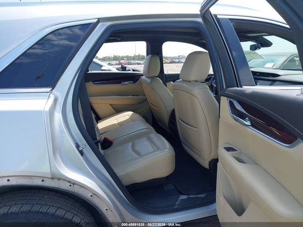 2018 CADILLAC XT5 LUXURY — I8