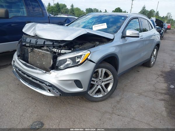 2016 MERCEDES-BENZ GLA 250 — I2