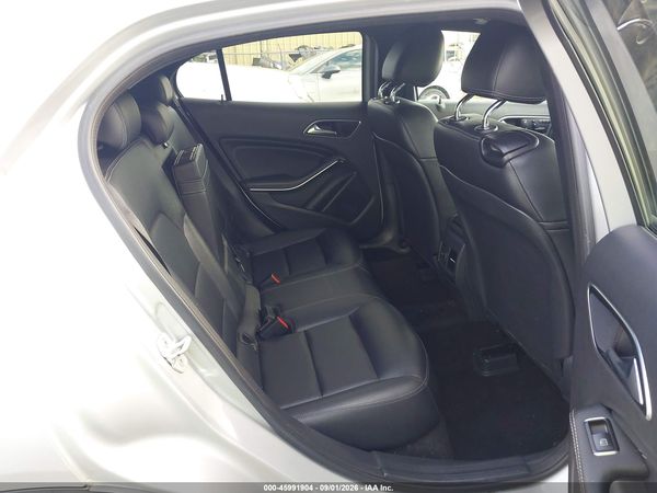 2016 MERCEDES-BENZ GLA 250 4MATIC — I8