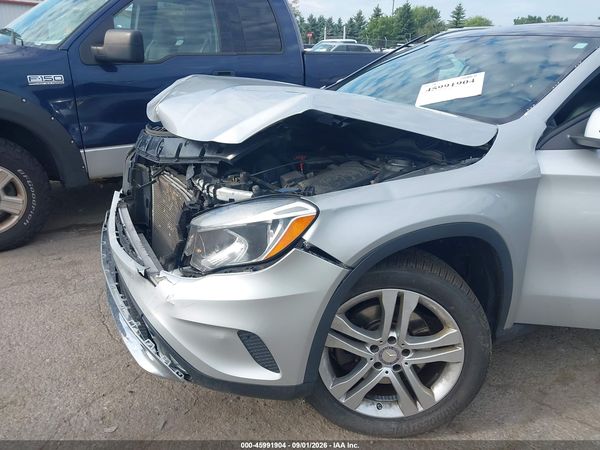 2016 MERCEDES-BENZ GLA 250 4MATIC — I152