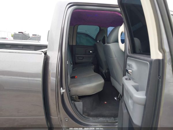 2016 RAM 1500 SLT — I8