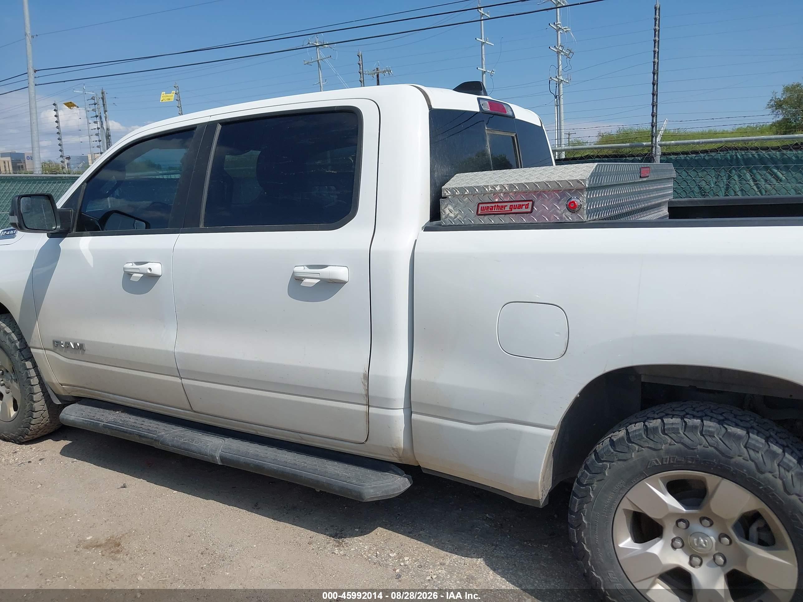 2022 RAM 1500 BIG HORN  4X4 6'4 BOX