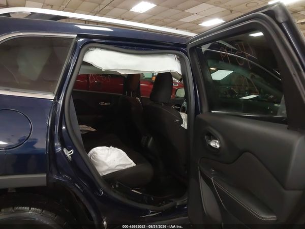 2016 JEEP CHEROKEE LATITUDE — I8