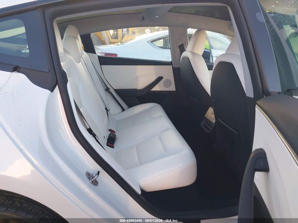 2024 TESLA MODEL 3 — I8
