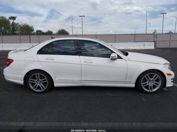 2013 MERCEDES-BENZ C 300 SPORT 4MATIC — I116