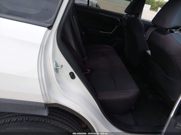 2021 TOYOTA RAV4 LE — I8