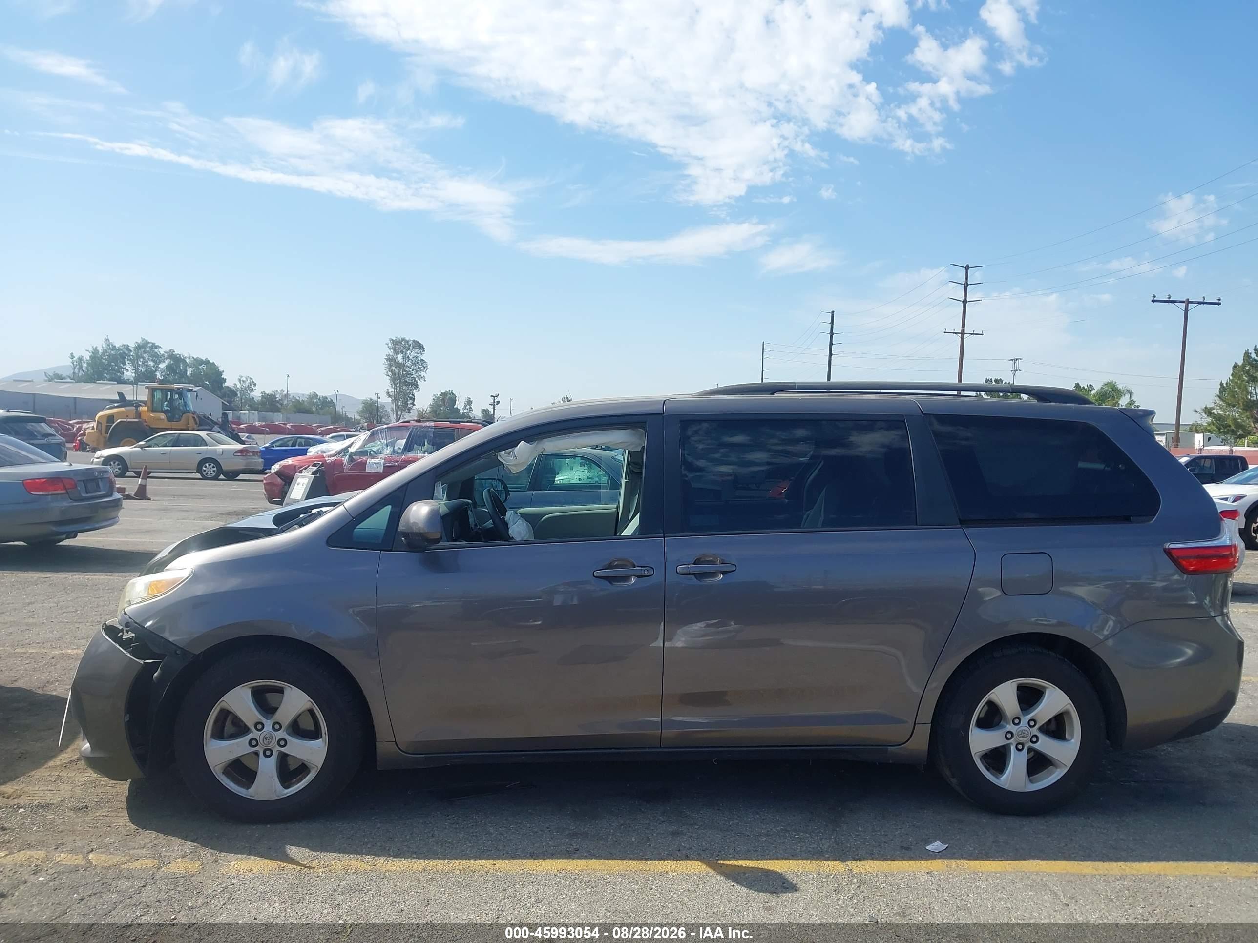 2015 TOYOTA SIENNA LE 8 PASSENGER