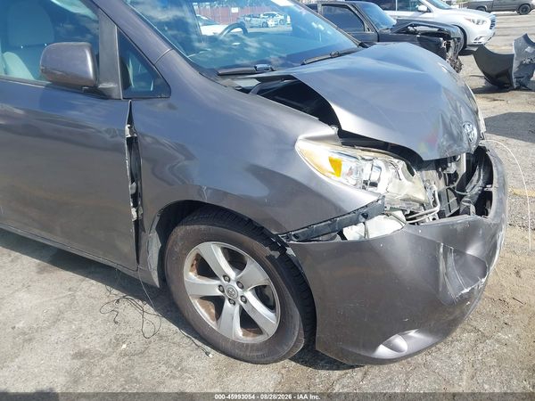 2015 TOYOTA SIENNA LE 8 PASSENGER