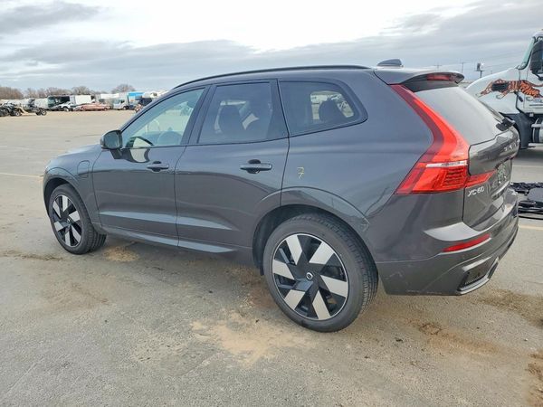 2025 VOLVO XC60