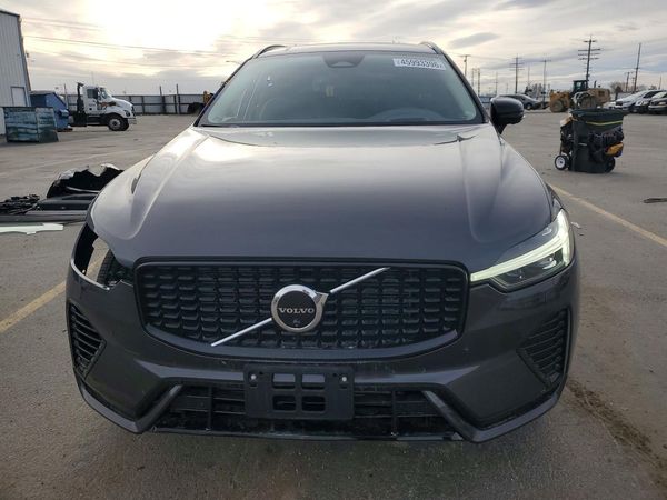 2025 VOLVO XC60