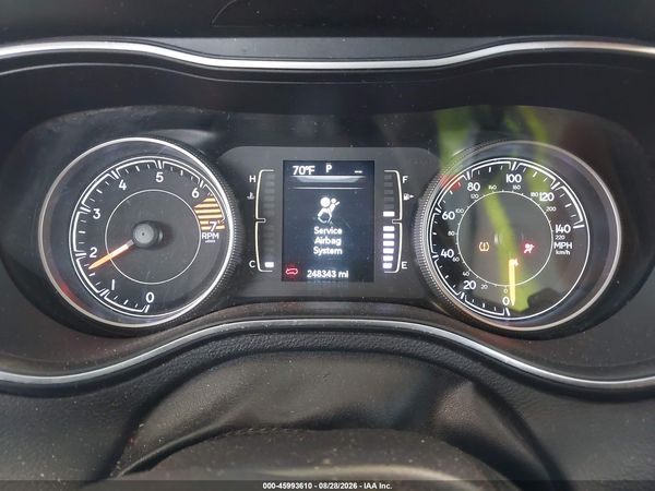 2019 JEEP CHEROKEE LATITUDE FWD — I7