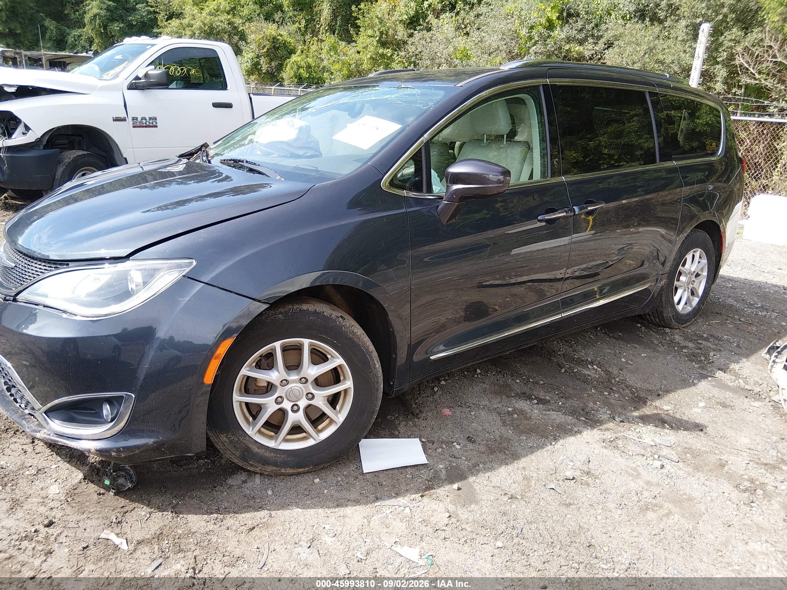 2020 CHRYSLER PACIFICA TOURING L — I2