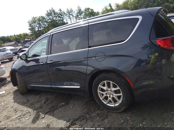 2020 CHRYSLER PACIFICA TOURING L — I117