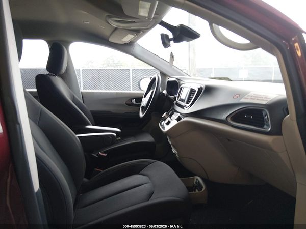 2021 CHRYSLER VOYAGER L