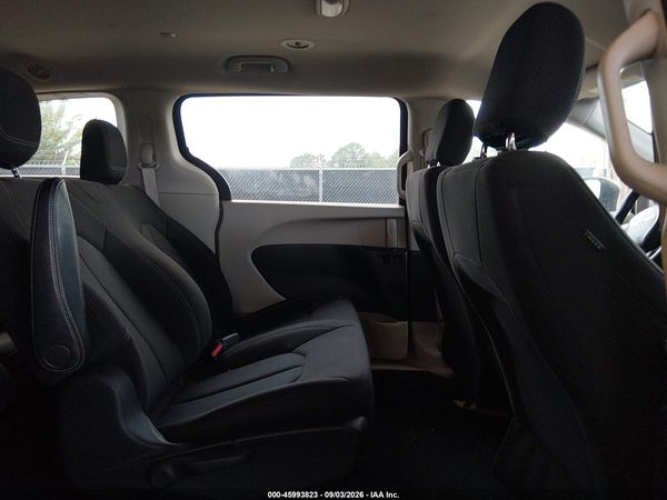 2021 CHRYSLER VOYAGER L