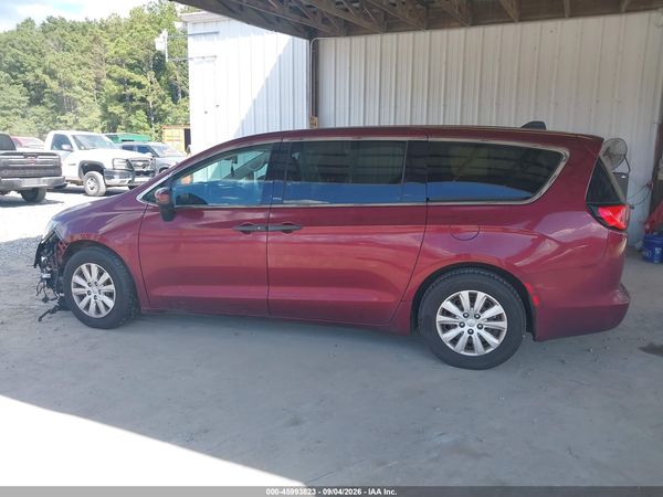 2021 CHRYSLER VOYAGER L