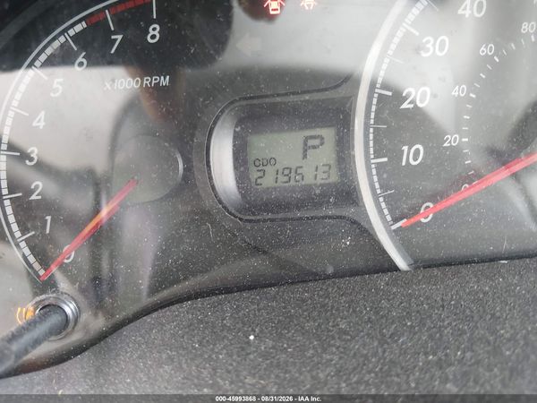 2014 TOYOTA SIENNA LE V6 8 PASSENGER