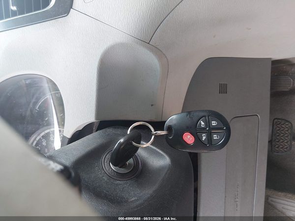 2014 TOYOTA SIENNA LE V6 8 PASSENGER