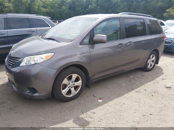 2014 TOYOTA SIENNA LE V6 8 PASSENGER