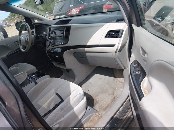 2014 TOYOTA SIENNA LE V6 8 PASSENGER
