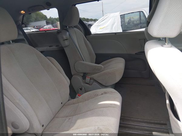 2014 TOYOTA SIENNA LE V6 8 PASSENGER