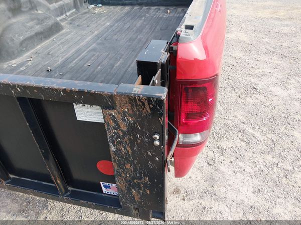 2019 RAM 1500 CLASSIC TRADESMAN  4X2 8' BOX — I75
