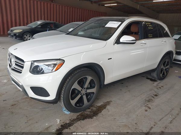 2016 MERCEDES-BENZ GLC 300 — I2